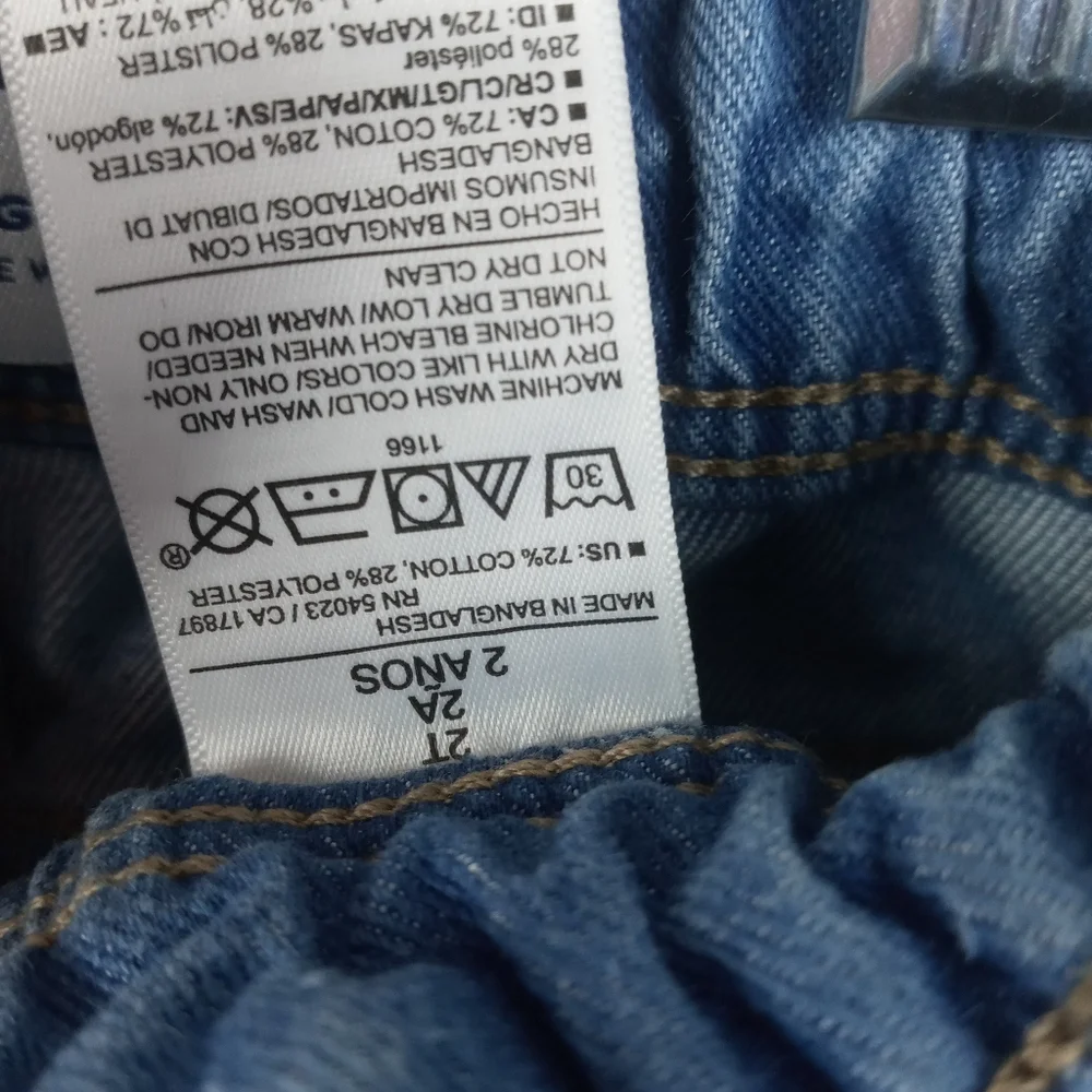 Old Navy boys size 2T light wash elastic waist jeans, snap no zip fly
